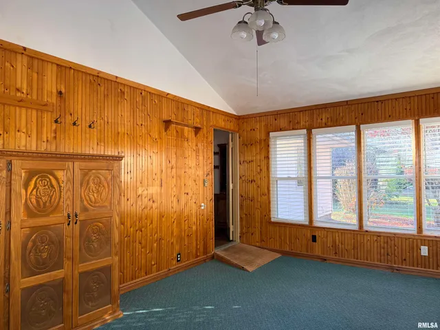 $234,900 | 24188 East County Highway, Canton, IL 61520