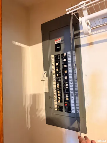 $234,900 | 24188 East County Highway, Canton, IL 61520