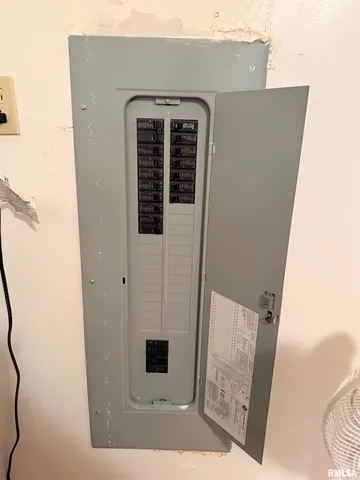 $234,900 | 24188 East County Highway, Canton, IL 61520