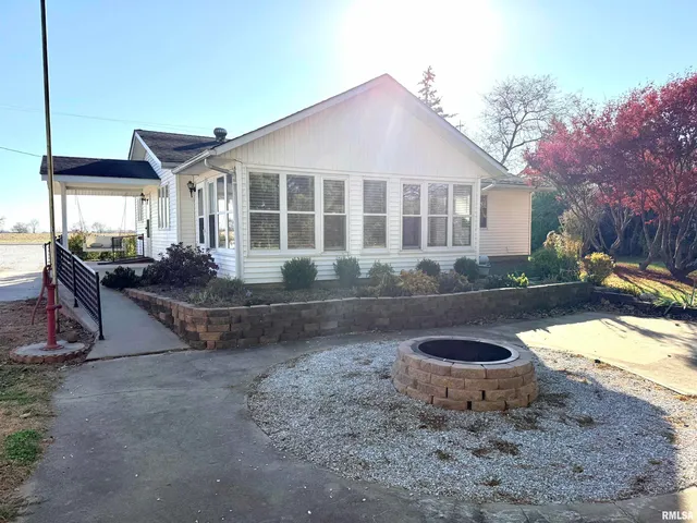 $234,900 | 24188 East County Highway, Canton, IL 61520