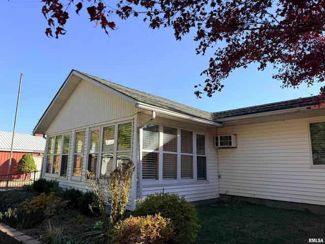 $234,900 | 24188 East County Highway, Canton, IL 61520