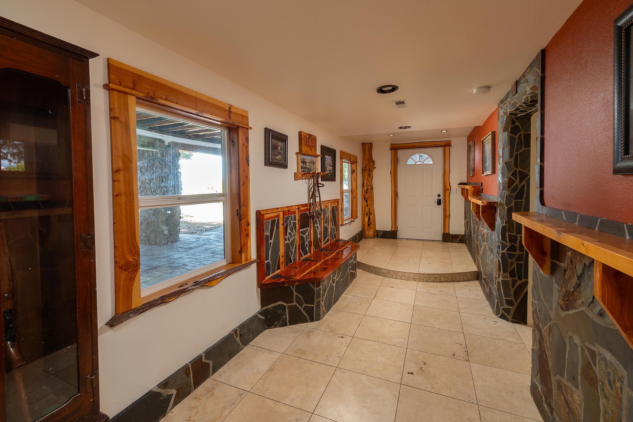 59047 Old Lake Road Christmas Valley, OR 97641 - Photo 28 of 55 Mudroom entry