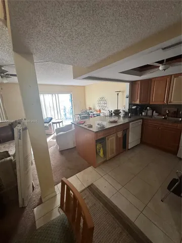 $305,000 | 2548 North 38th Avenue, Unit C23, Hollywood, FL 33021