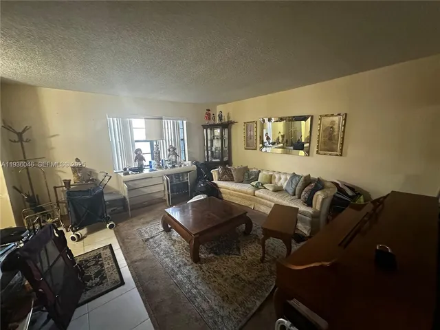 $305,000 | 2548 North 38th Avenue, Unit C23, Hollywood, FL 33021