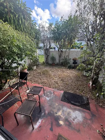 $305,000 | 2548 North 38th Avenue, Unit C23, Hollywood, FL 33021