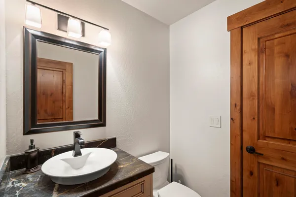 $1,950,000 | 960 Ward Creek Boulevard, Tahoe City, CA 96145