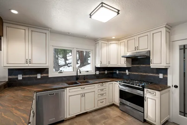 $1,950,000 | 960 Ward Creek Boulevard, Tahoe City, CA 96145