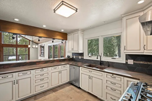 $1,950,000 | 960 Ward Creek Boulevard, Tahoe City, CA 96145