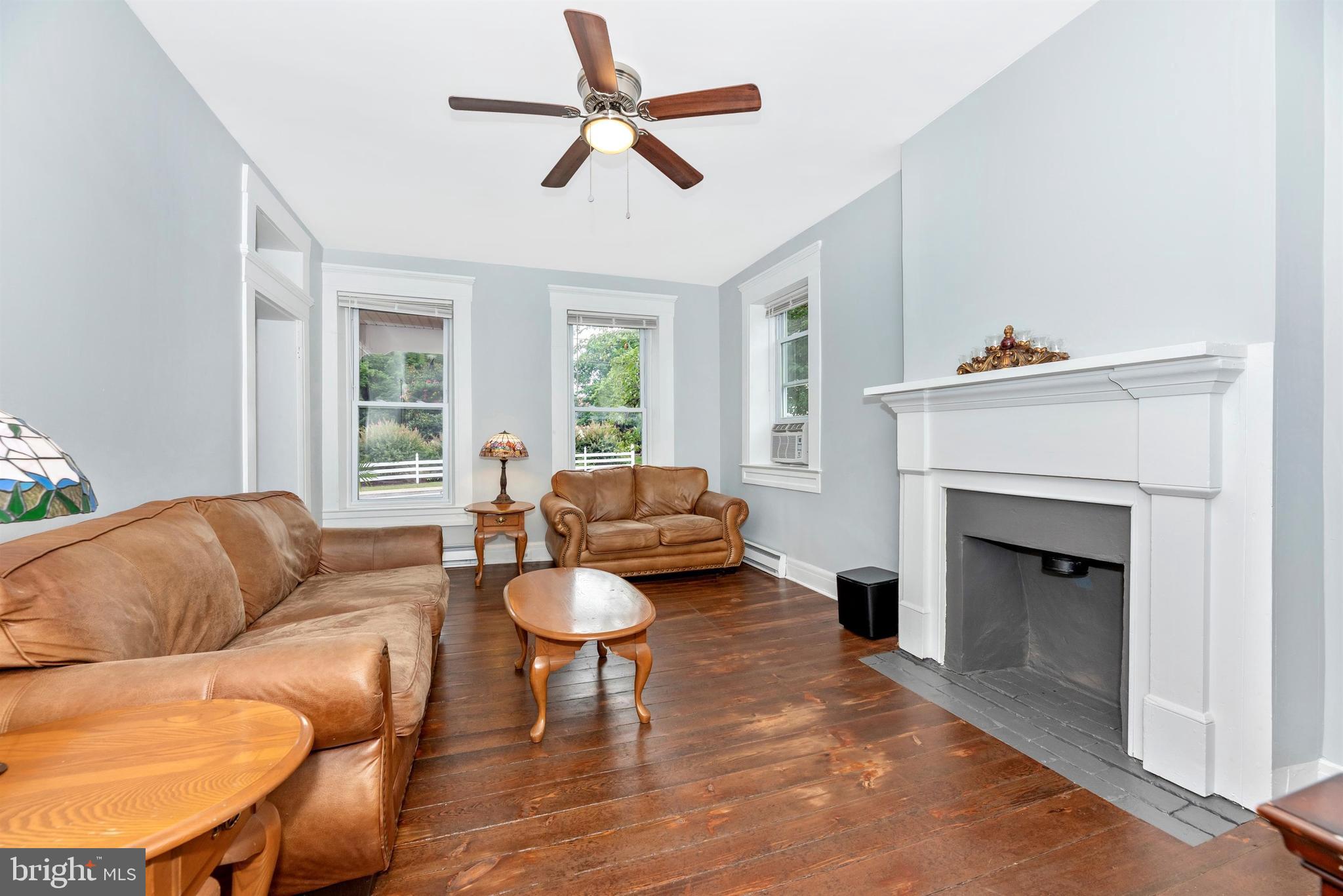 8206 Rocky Ridge Road Thurmont, MD 21788 - Photo 14 of 69 Living Room