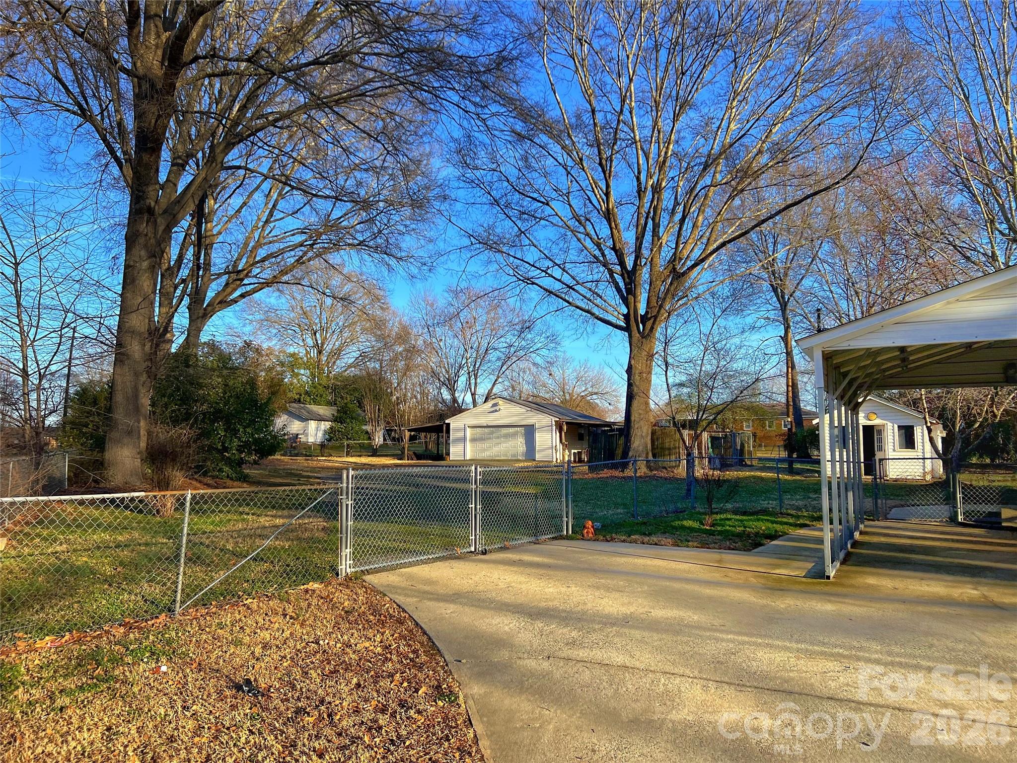 1308 Stallings Road Matthews, NC 28104 - Photo 5 of 33