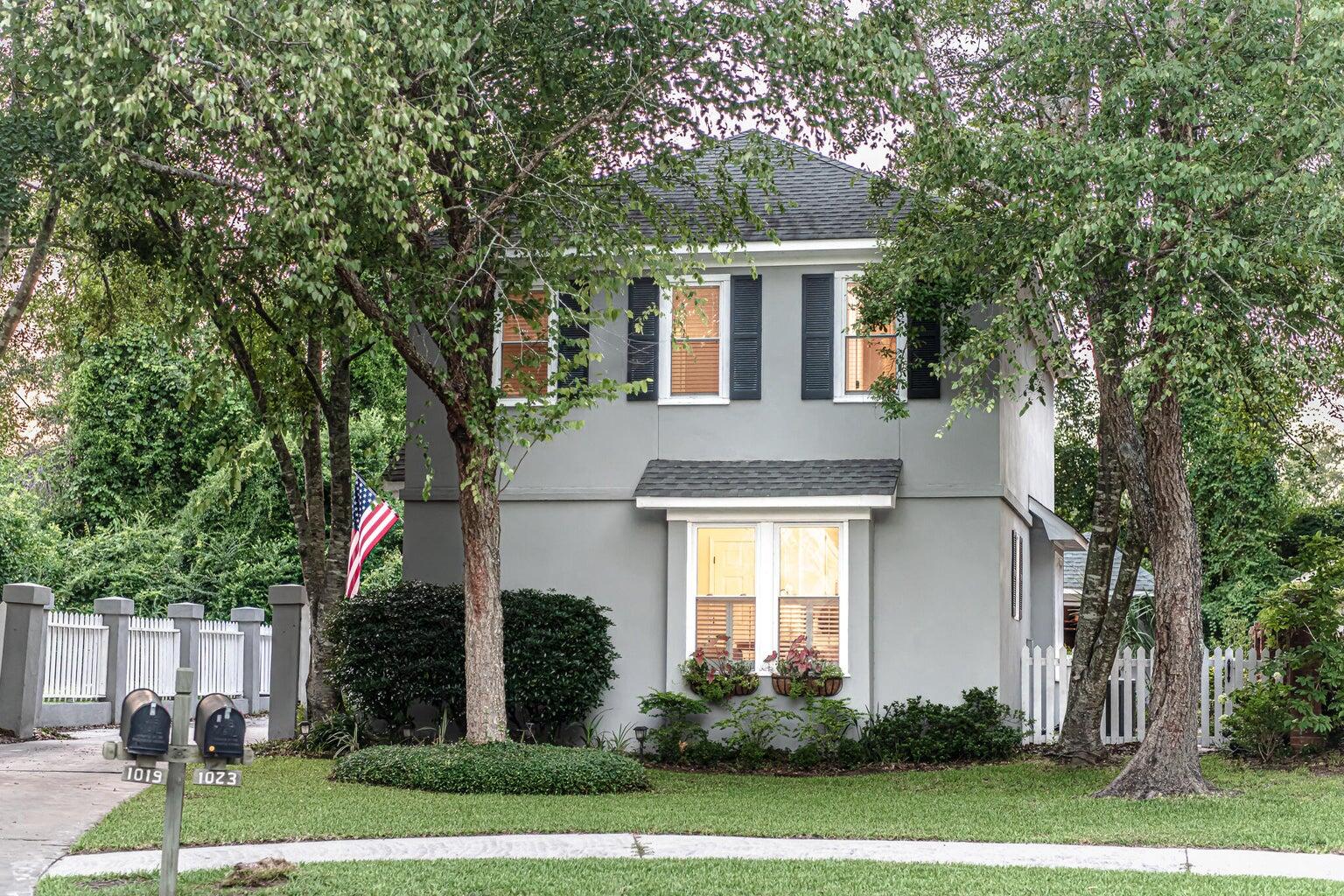 1023 Plantation Court Mount Pleasant, SC 29464 - Photo 5 of 18 Front of Home
