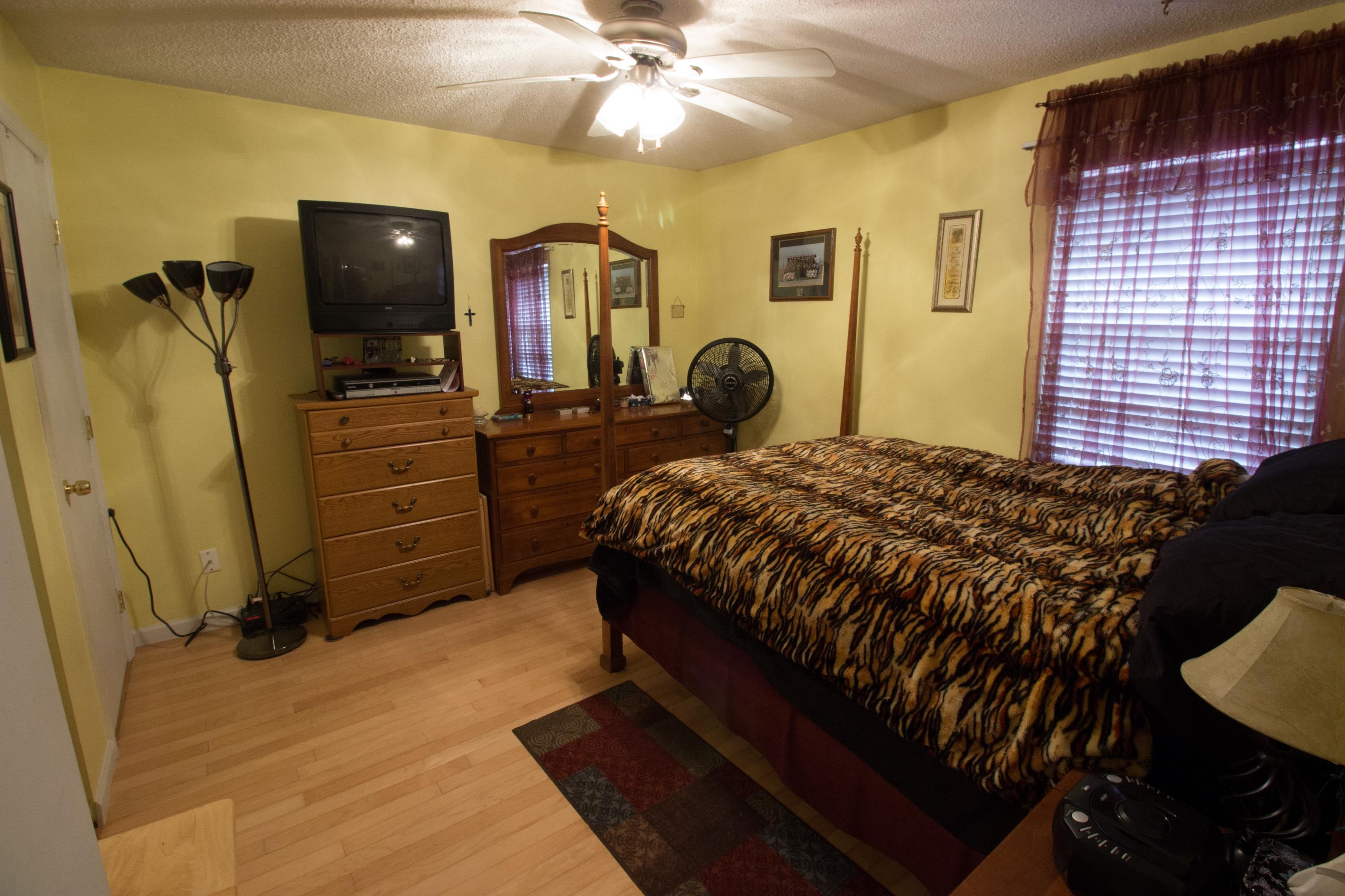 2702 Sood Road, Unit 4 Knoxville, TN 37921 - Photo 14 of 17 Main Floor Bedroom