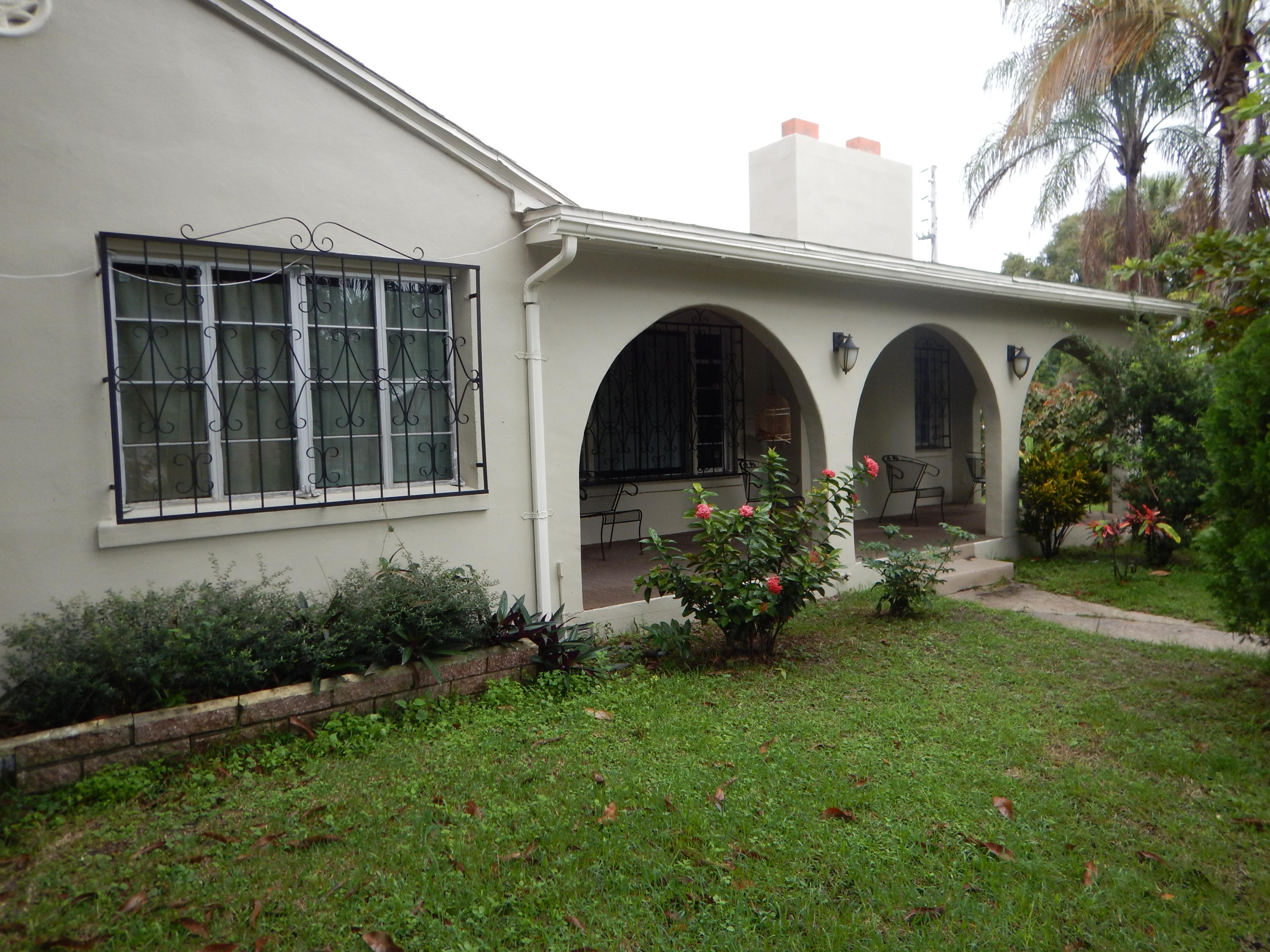 701 South 7th Street Fort Pierce, FL 34950 - Photo 2 of 10 Front Exposure