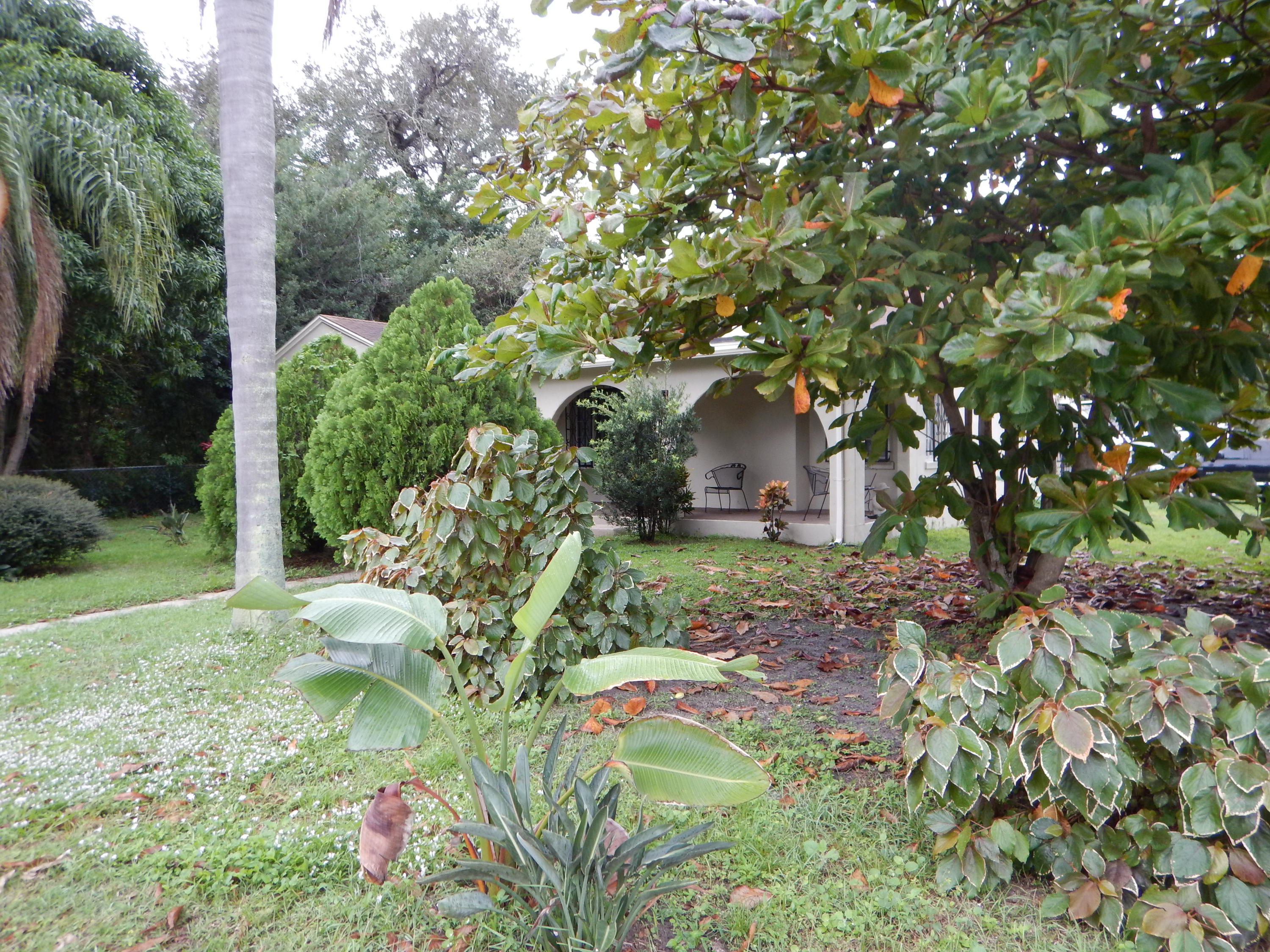 701 South 7th Street Fort Pierce, FL 34950 - Photo 3 of 10 Front Exposure