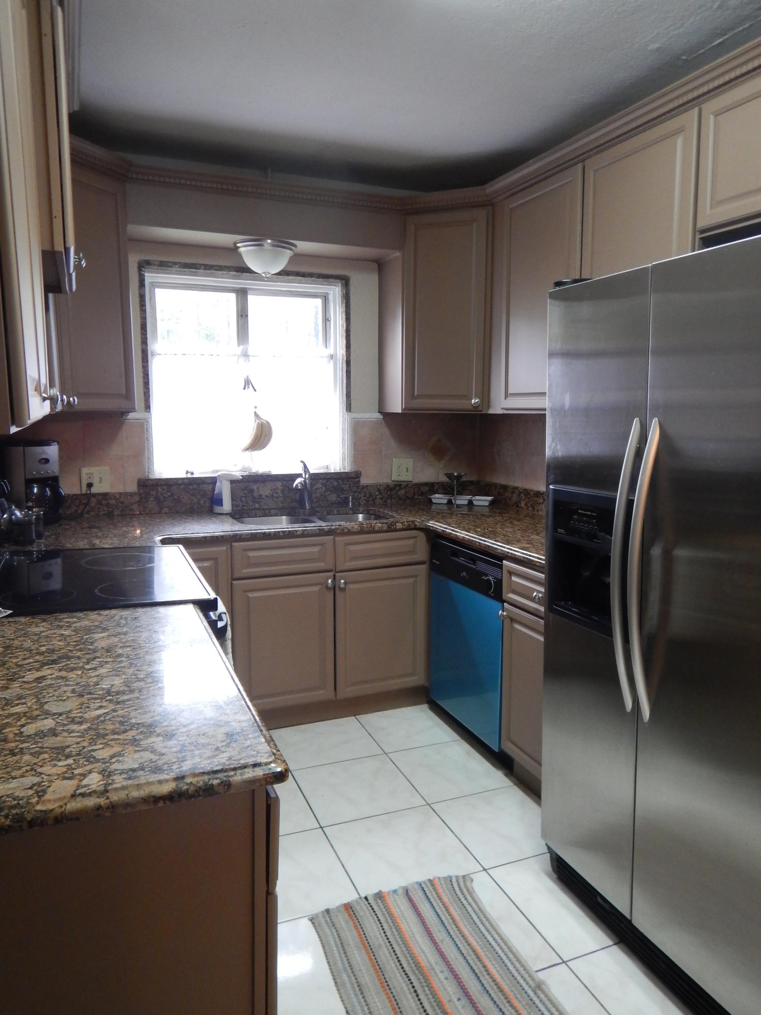 701 South 7th Street Fort Pierce, FL 34950 - Photo 6 of 10 Kitchen