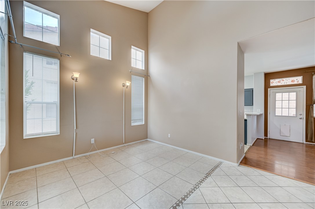 1829 North Drifters Peak Street Las Vegas, NV 89144 - Photo 3 of 33