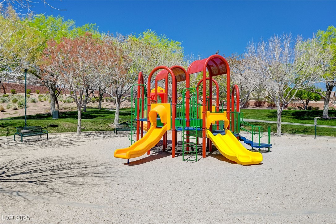 1829 North Drifters Peak Street Las Vegas, NV 89144 - Photo 31 of 33