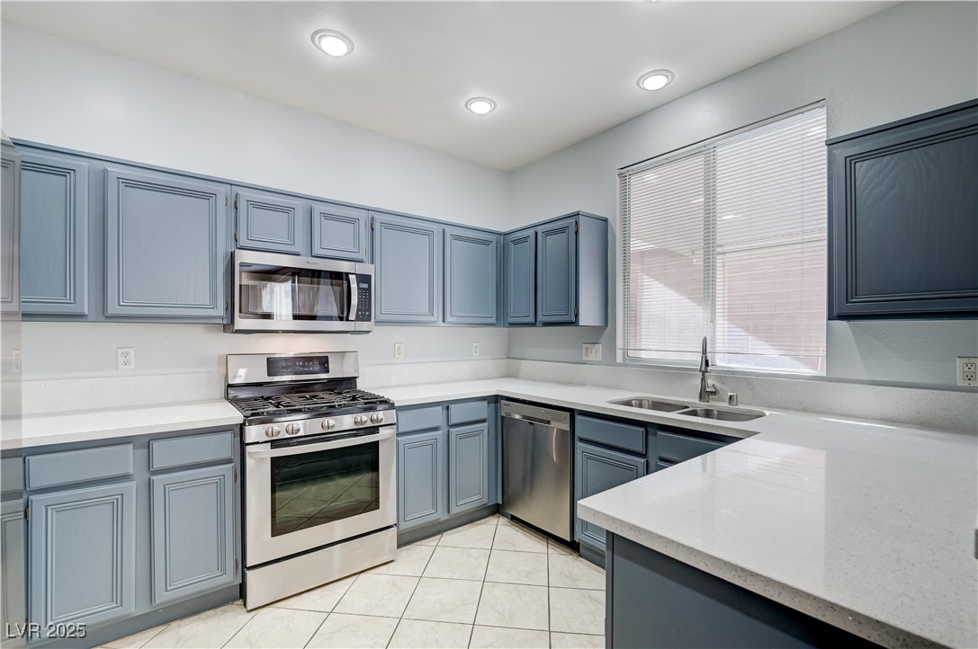 1829 North Drifters Peak Street Las Vegas, NV 89144 - Photo 7 of 33