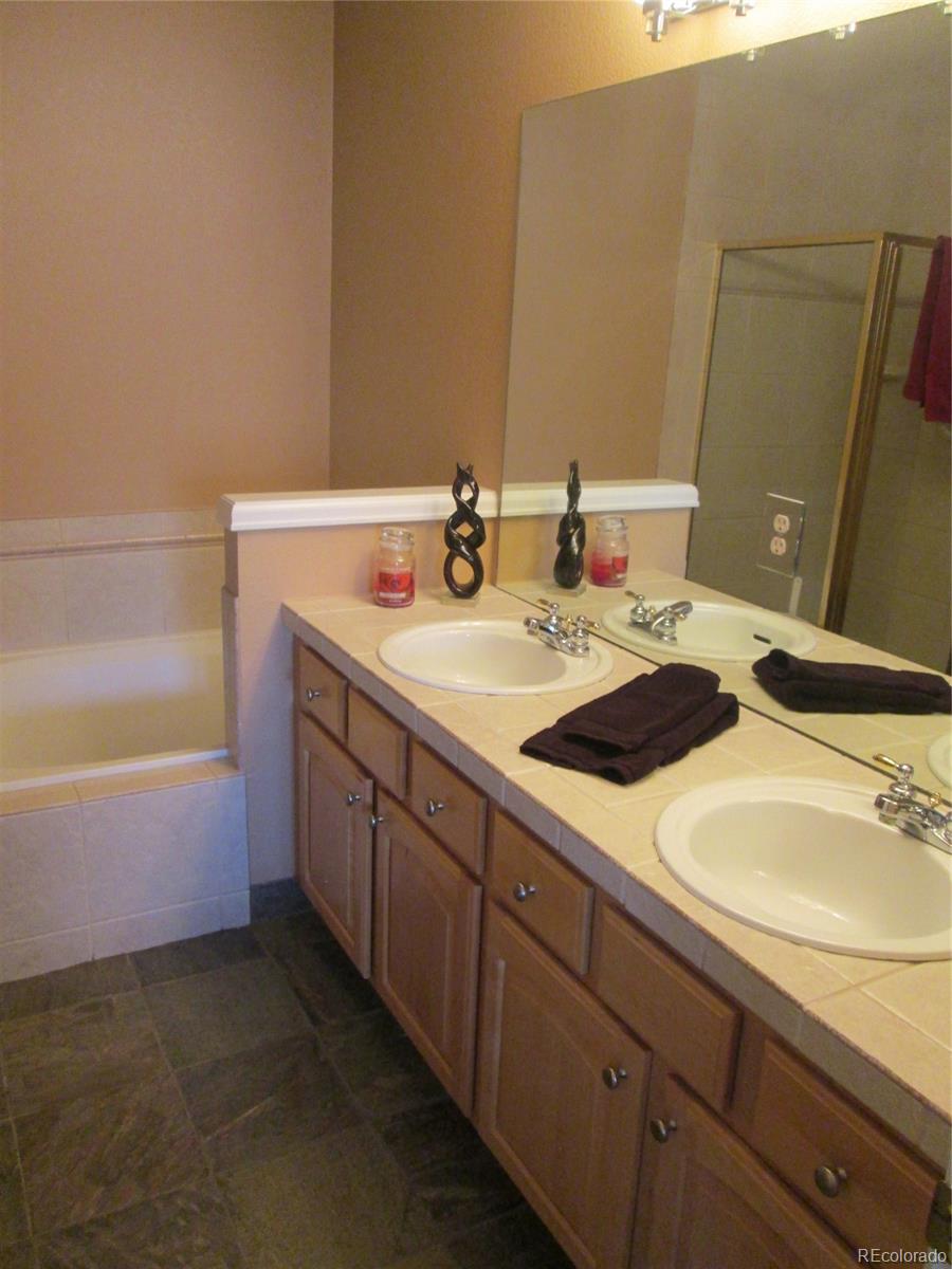 6537 Trailhead Road Highlands Ranch, CO 80130 - Photo 18 of 25