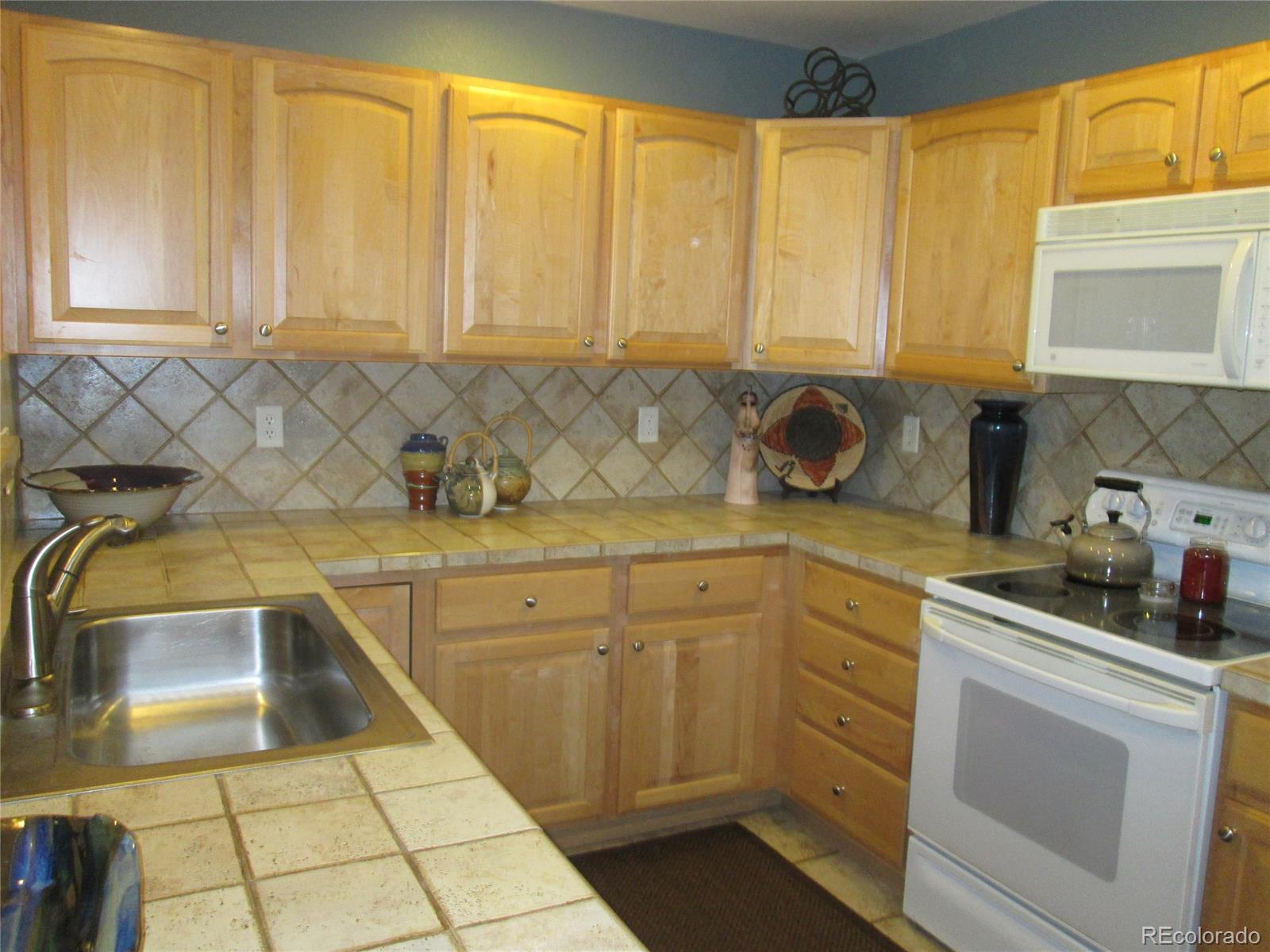 6537 Trailhead Road Highlands Ranch, CO 80130 - Photo 7 of 25