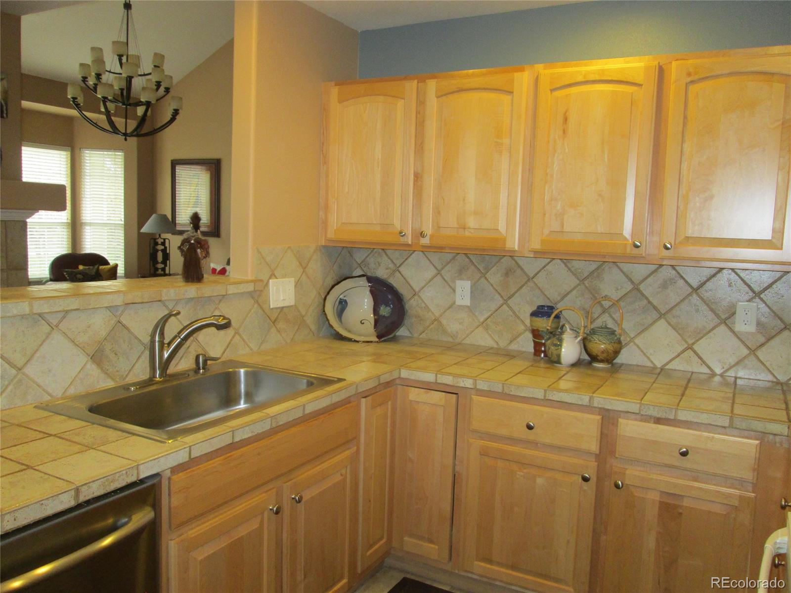 6537 Trailhead Road Highlands Ranch, CO 80130 - Photo 8 of 25