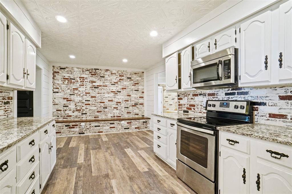 119 Olde Towne Road Paradise, TX 76073 - Photo 6 of 18