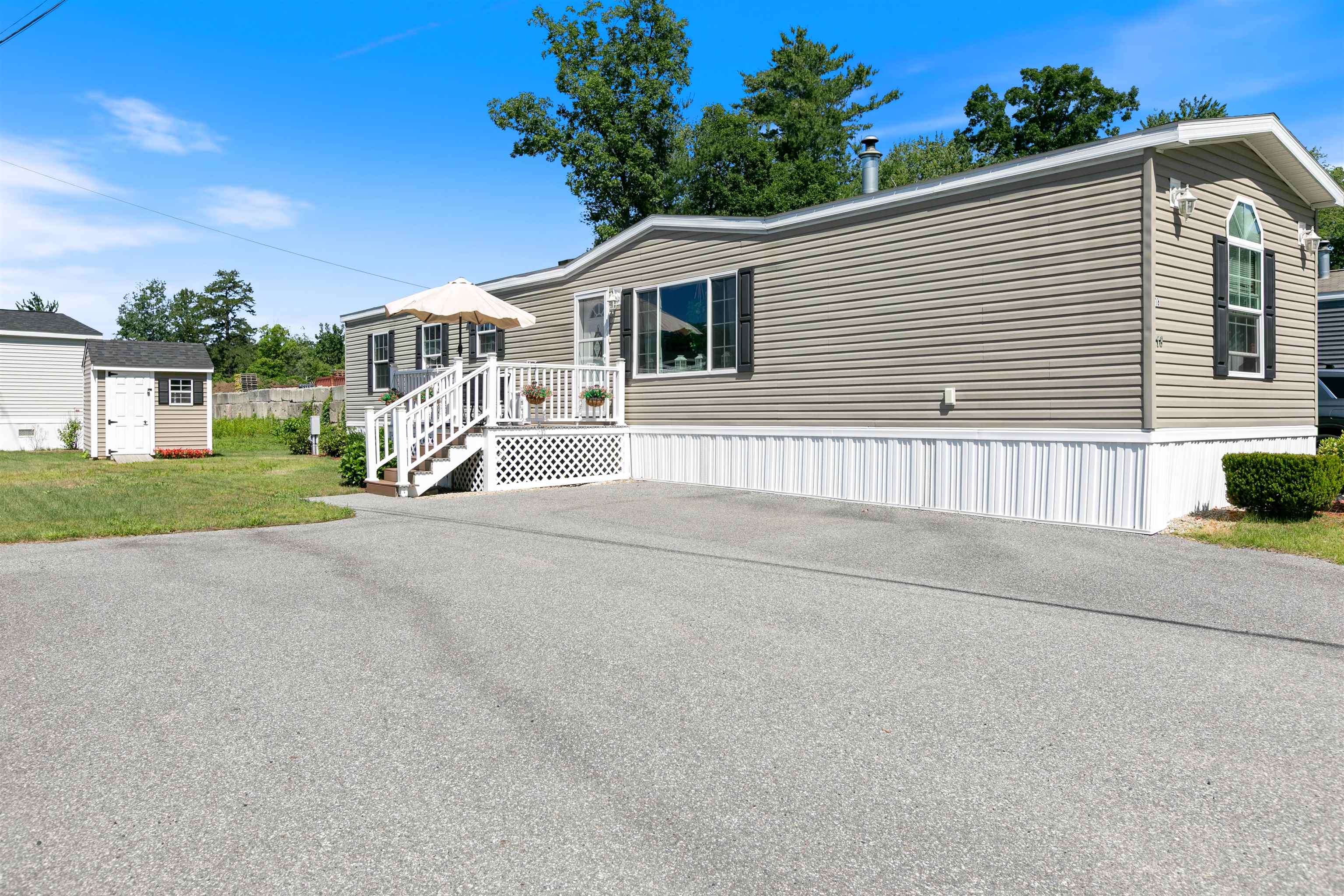 29 Lowell Road, Unit 18 Salem, NH 03079 - Photo 1 of 25