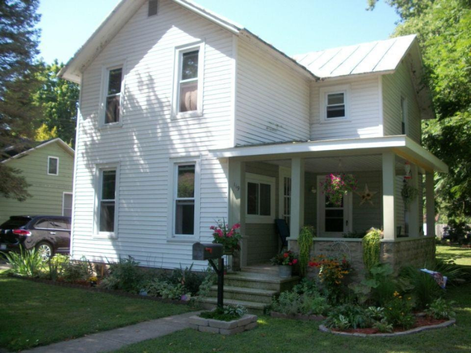 119 South Hooker Avenue Three Rivers, MI 49093 - Photo 1 of 11 119SHookerFront