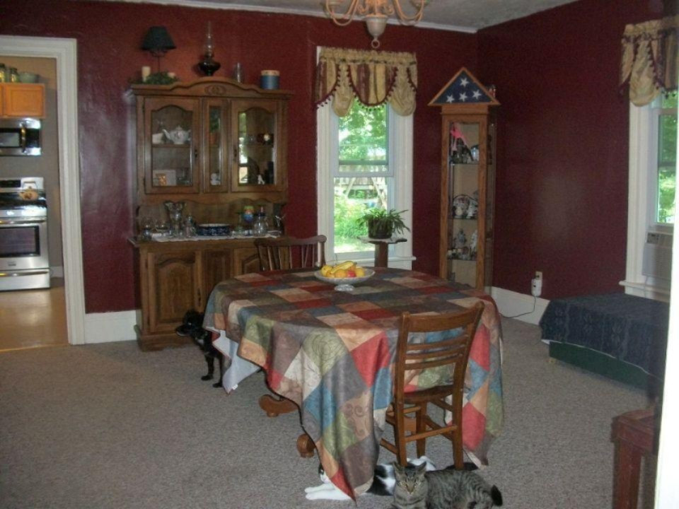 119 South Hooker Avenue Three Rivers, MI 49093 - Photo 4 of 11 119SHookerDinning