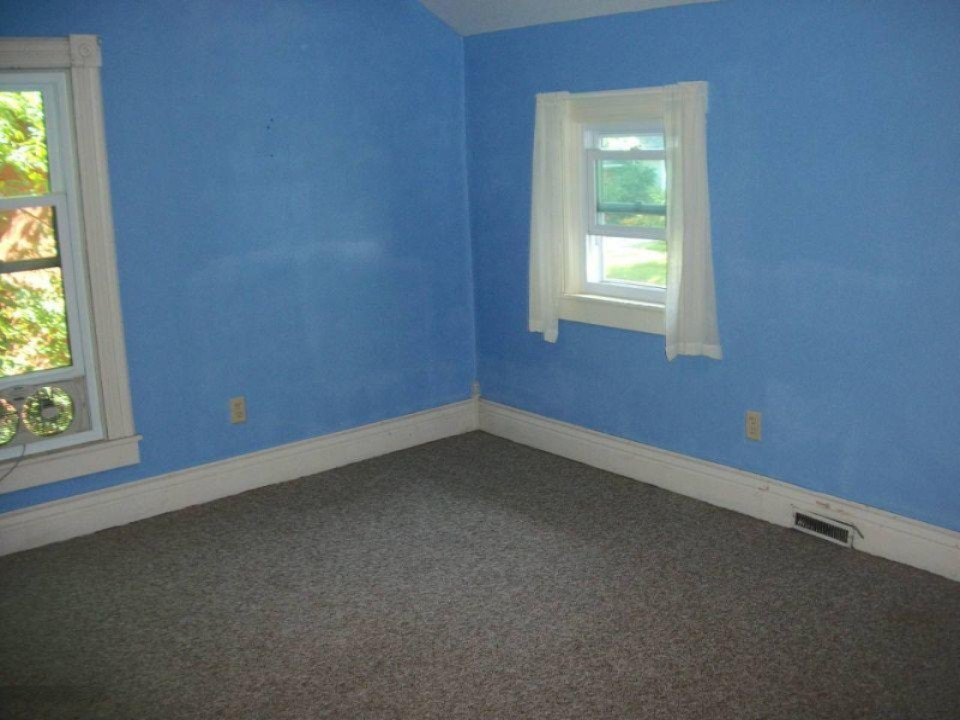 119 South Hooker Avenue Three Rivers, MI 49093 - Photo 9 of 11 119SHookerBed1