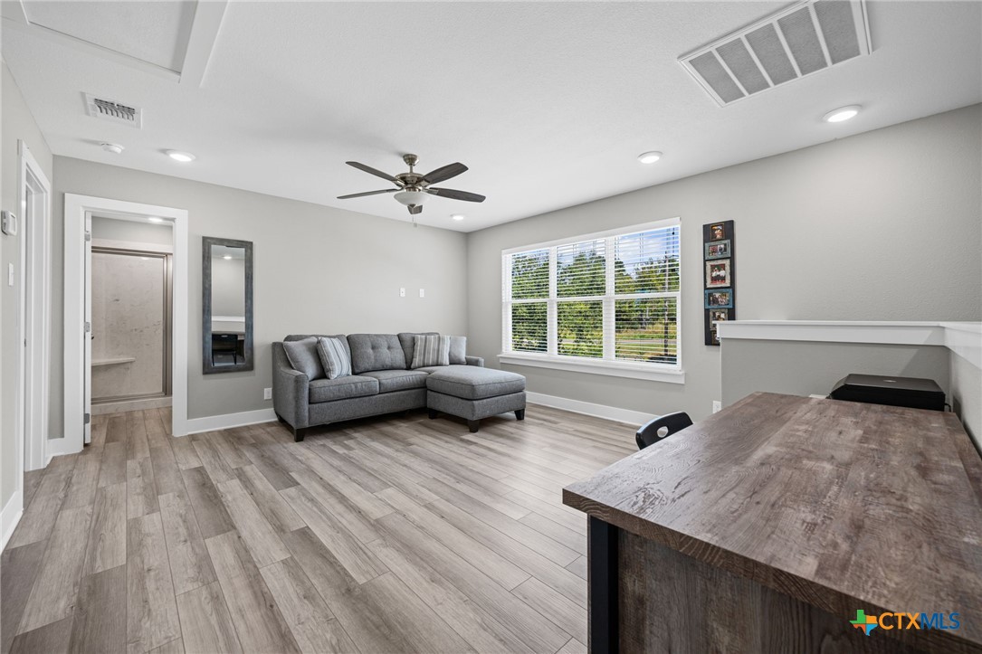 28099 Fm 2670 Killeen, TX 76549 - Photo 19 of 48 a living room with furniture and a large window