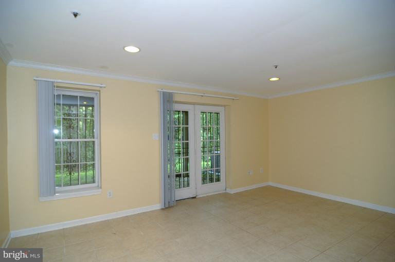7841 Oracle Place Potomac, MD 20854 - Photo 15 of 29 an empty room with windows