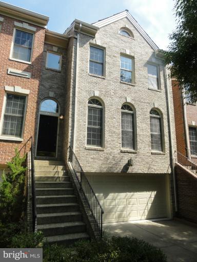 7841 Oracle Place Potomac, MD 20854 - Photo 7 of 29 a view of a house with a yard