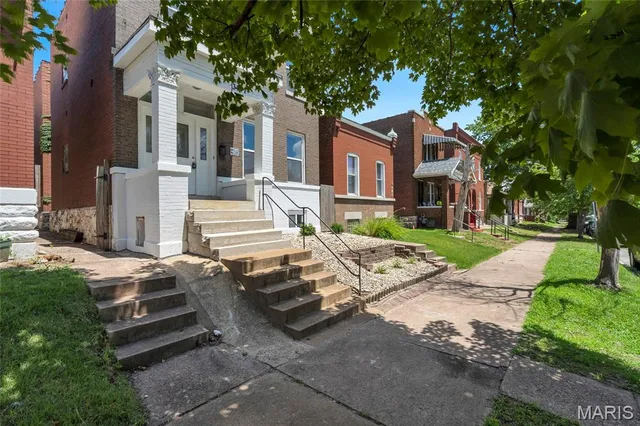 $299,000 | 3447 Dunnica Avenue, St. Louis, MO 63118