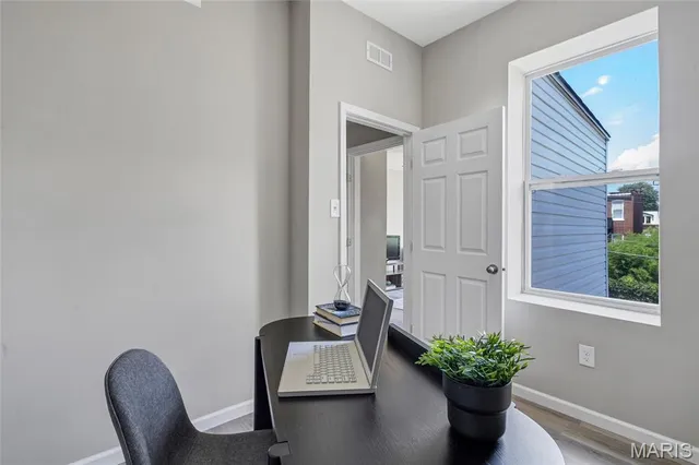 $299,000 | 3447 Dunnica Avenue, St. Louis, MO 63118