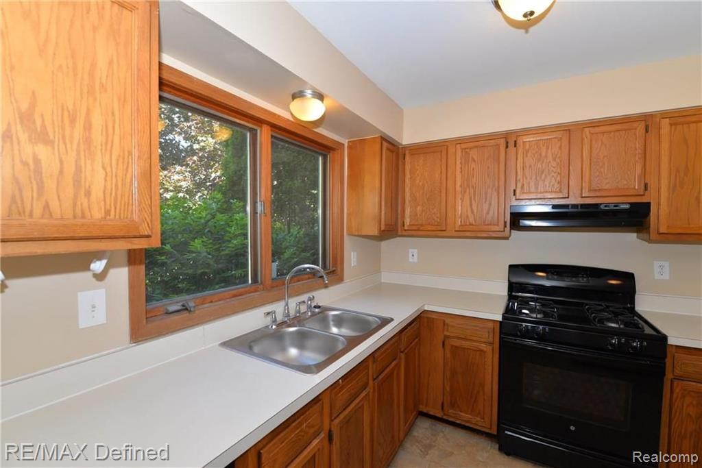 185 Fraser Street Rochester, MI 48307 - Photo 15 of 34