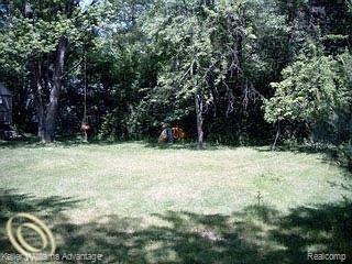 19745 Beverly Road Franklin, MI 48025 - Photo 6 of 21 Beverly Yard.jpg