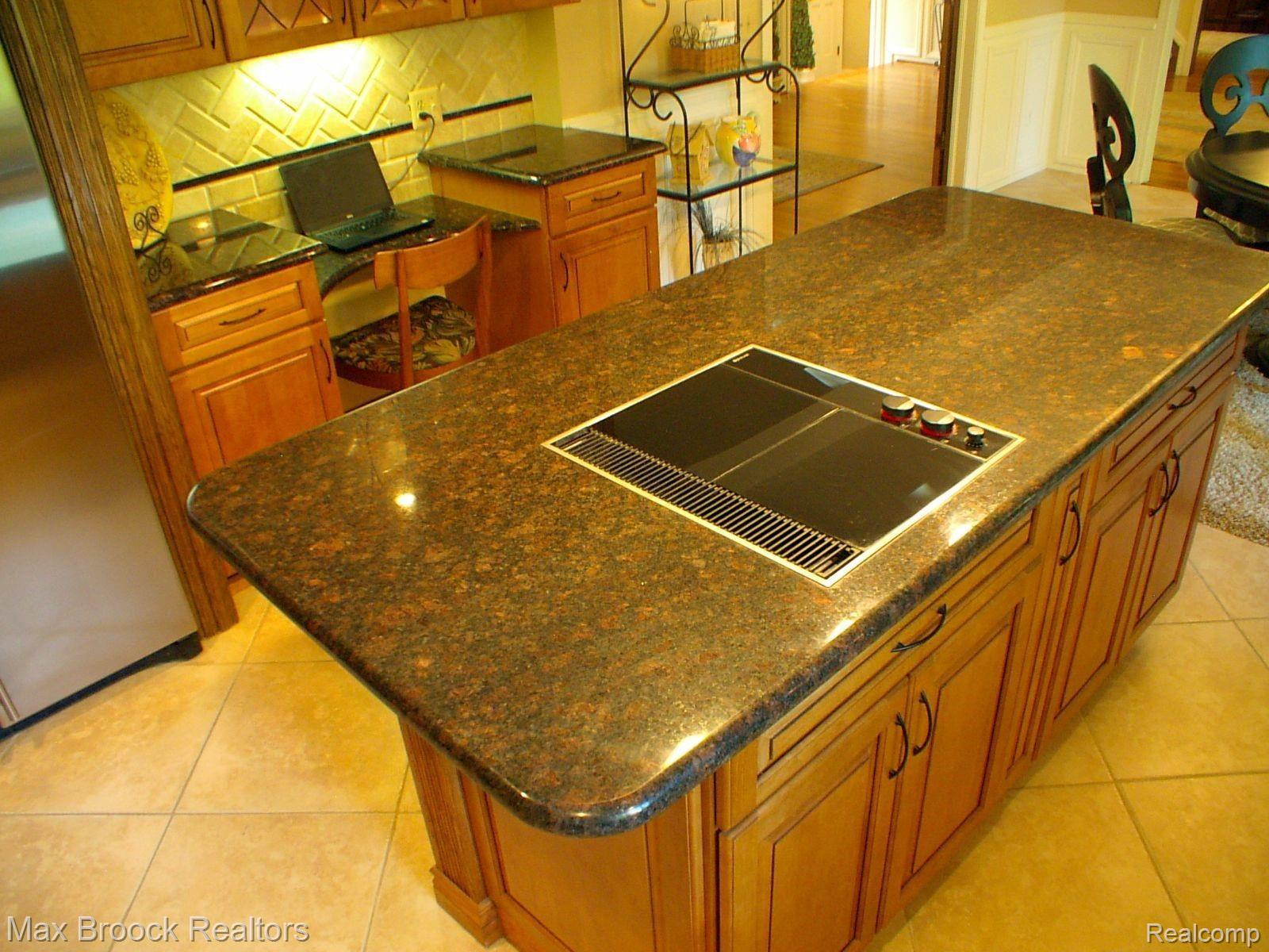 3114 Quail Ridge Circle Rochester, MI 48309 - Photo 29 of 51 Island w/JennAire cooktop