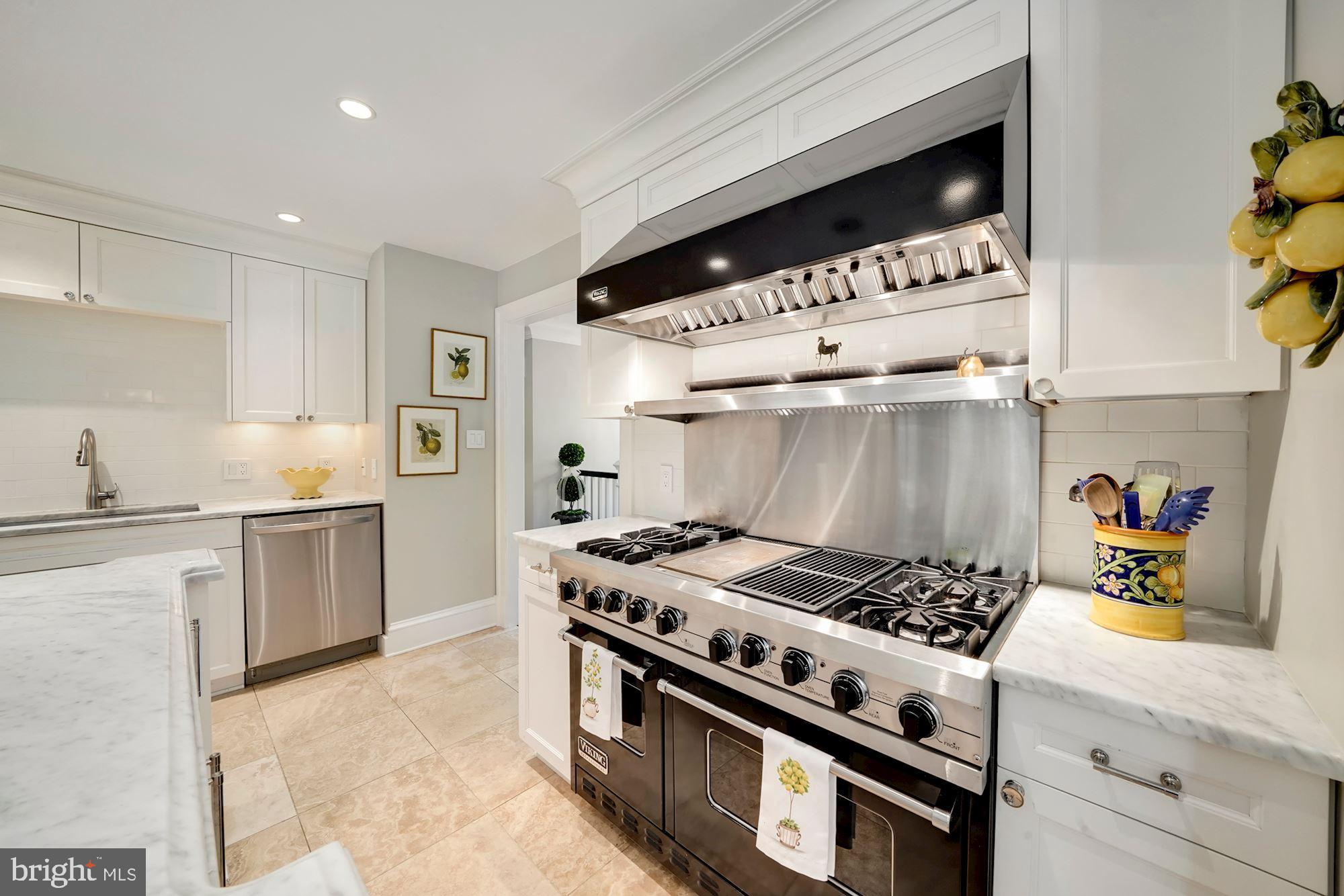 3931 North Glebe Road Arlington, VA 22207 - Photo 13 of 38 Kitchen