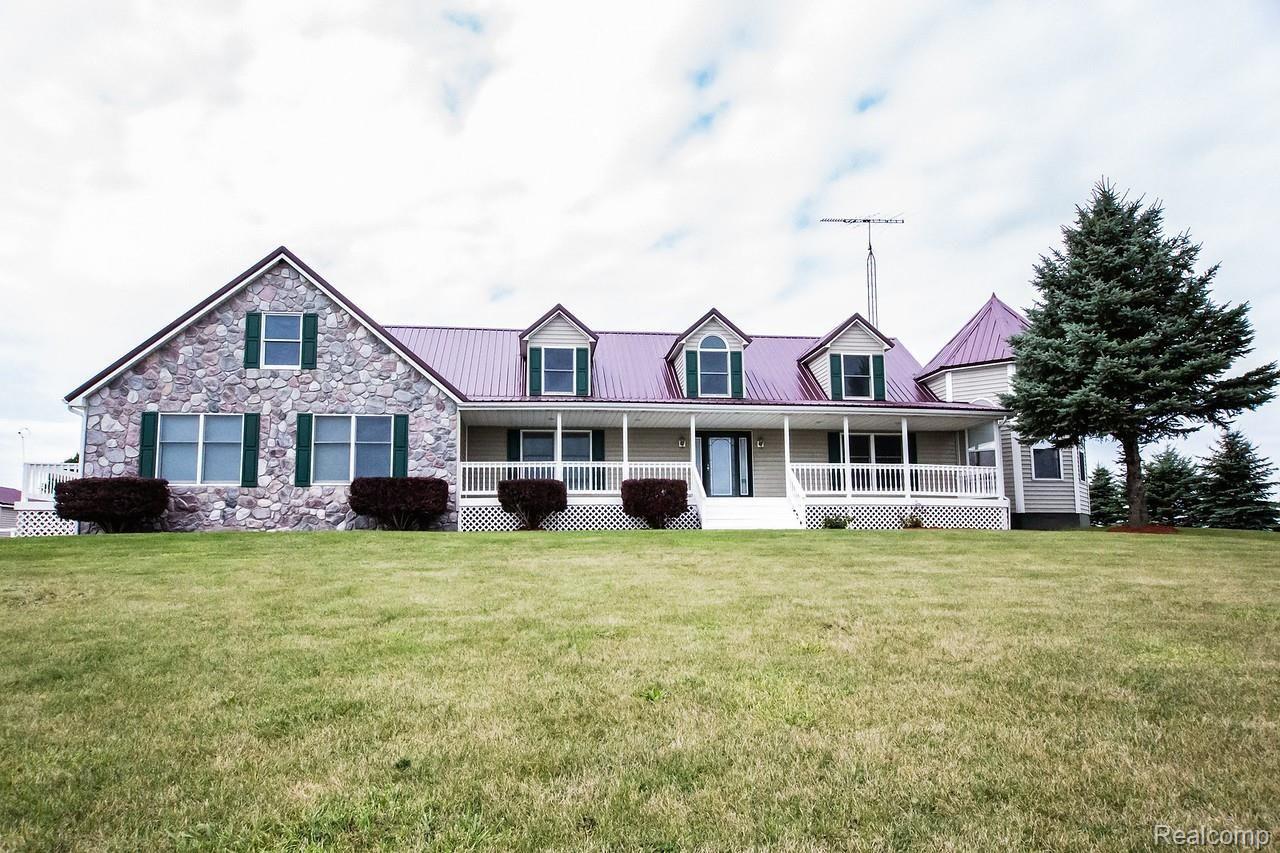 2609 Maple Grove Road Deckerville, MI 48427 - Photo 29 of 31 House 2.jpg