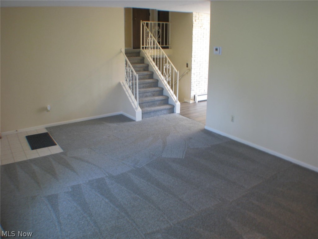5901 Yorktown Road Lorain, OH 44053 - Photo 3 of 19 Gallery Image 3