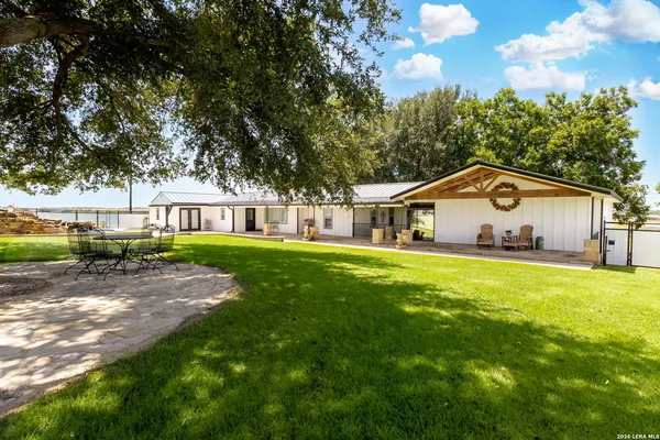 $1,185,000 | 2431 Farm To Market Road 467, Seguin, TX 78155