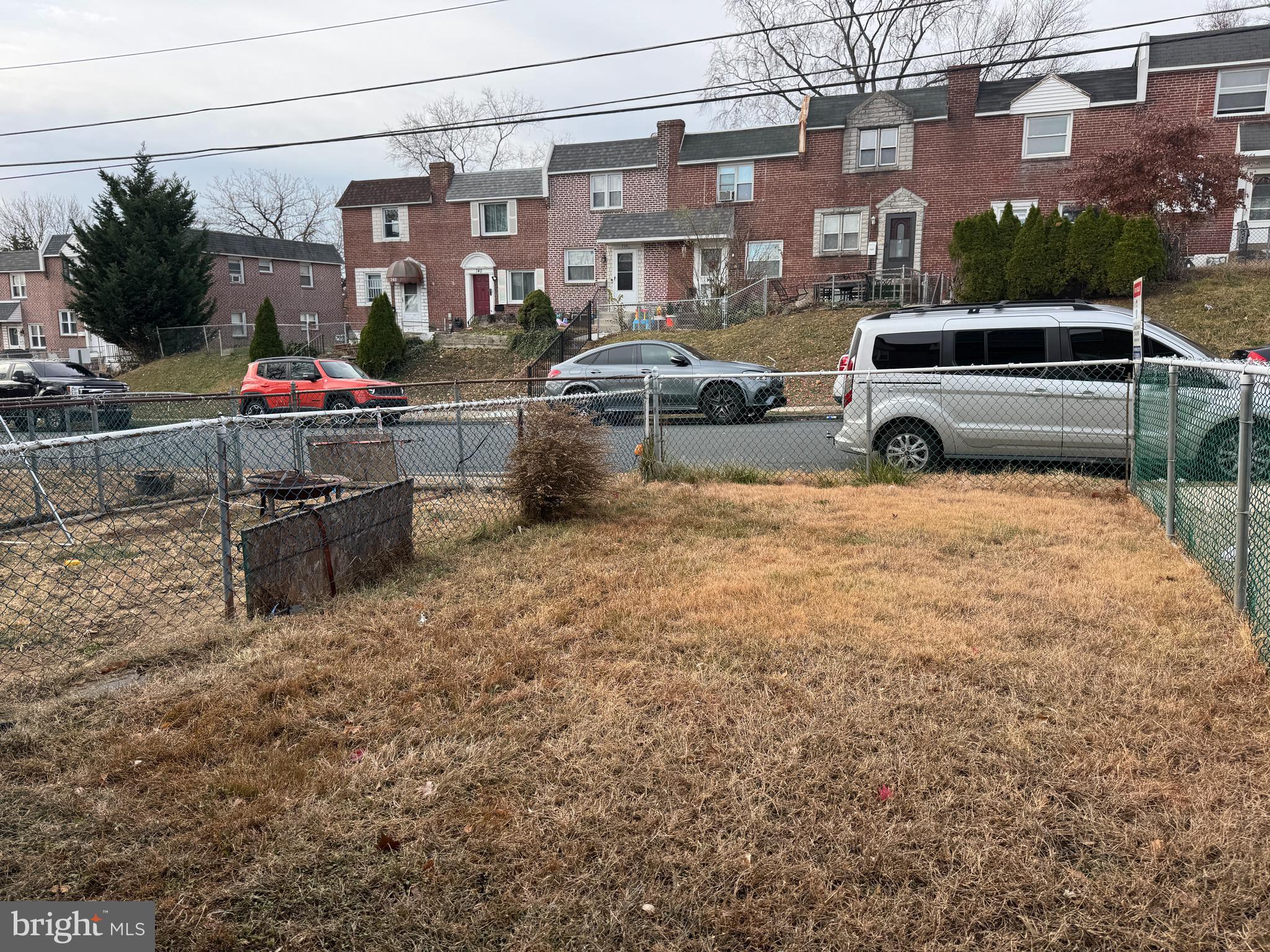 733 Bennington Road Folcroft, PA 19032 - Photo 4 of 25 front fenced yard