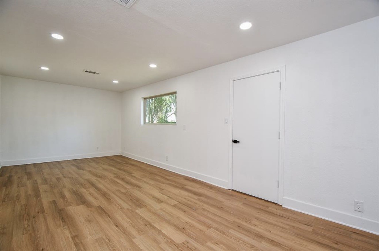 6834 St Augustine Street Houston, TX 77021 - Photo 8 of 21 a view of an empty room
