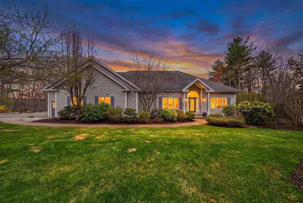 $975,000 | 8 Ledgewood Drive, Londonderry, NH 03053