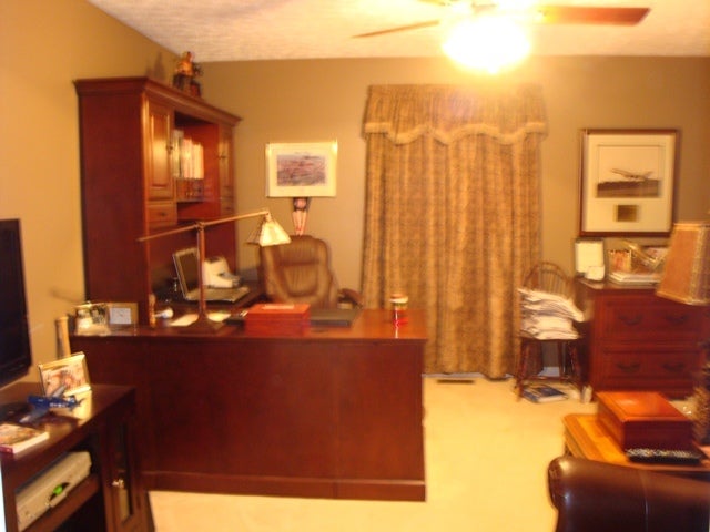 37 Village Road Lewisburg, WV 24901 - Photo 12 of 20 Office/Bedroom