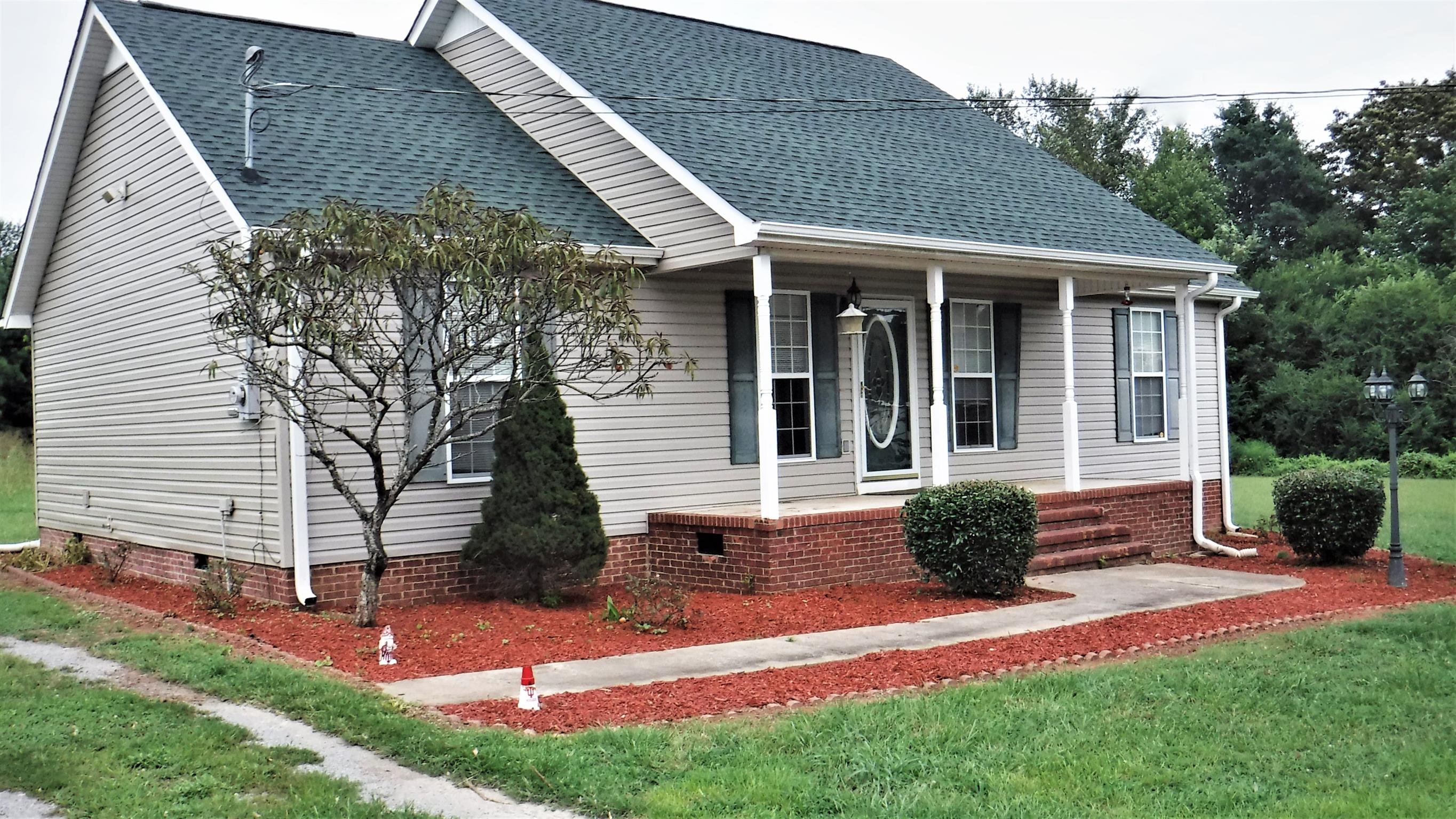 8 Merideth Lynn Road Fayetteville, TN 37334 - Photo 3 of 19 a view of a house with a yard