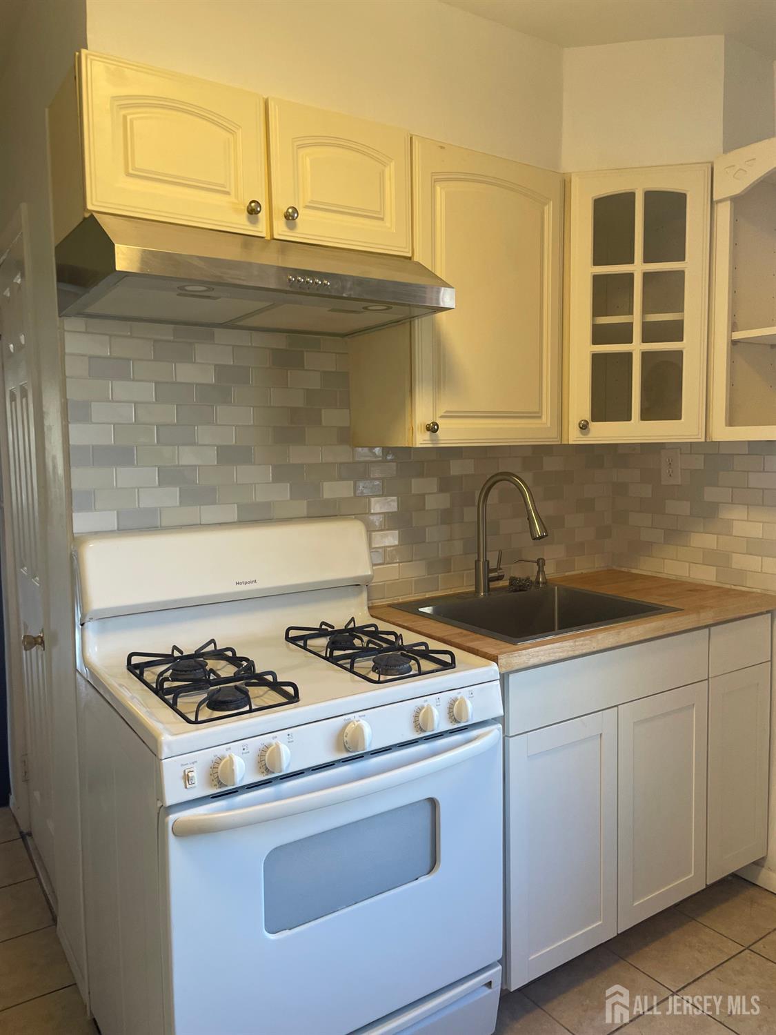 638 Bound Brook Road, Unit A Dunellen, NJ 08812 - Photo 2 of 12