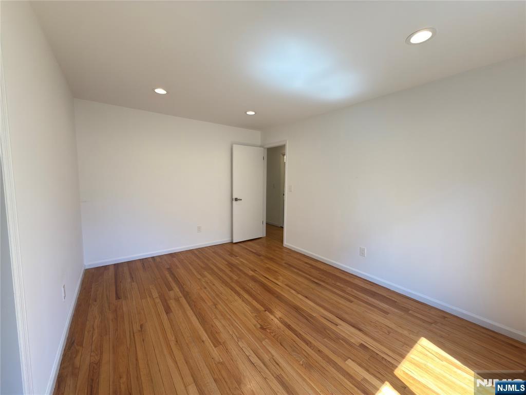 531 Day Avenue Ridgefield, NJ 07657 - Photo 18 of 31 Gallery Image 18