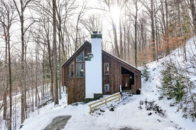 $535,000 | 368 Crimson Hawk Road, Plymouth, VT 05056